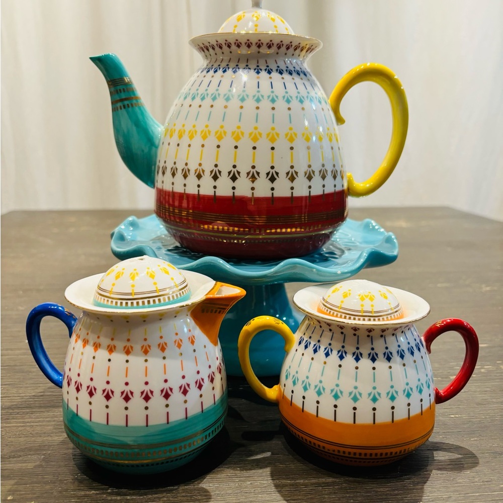 Teapot, cream and sugar set